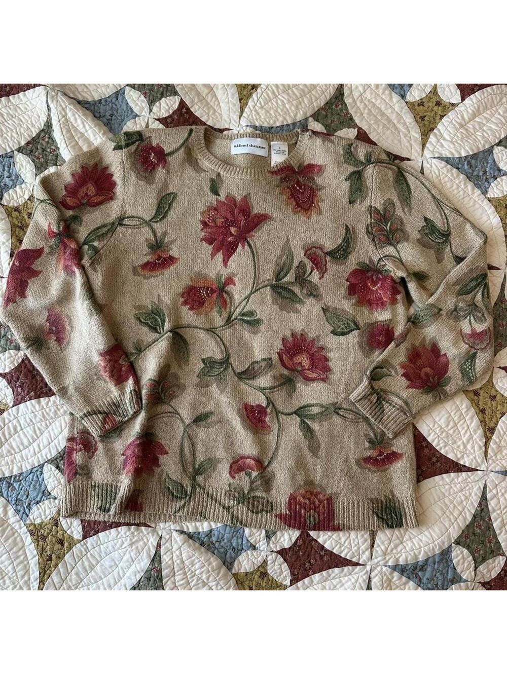 Vintage fairy floral sweater w beaded details Size S whimsical whimsigoth fae